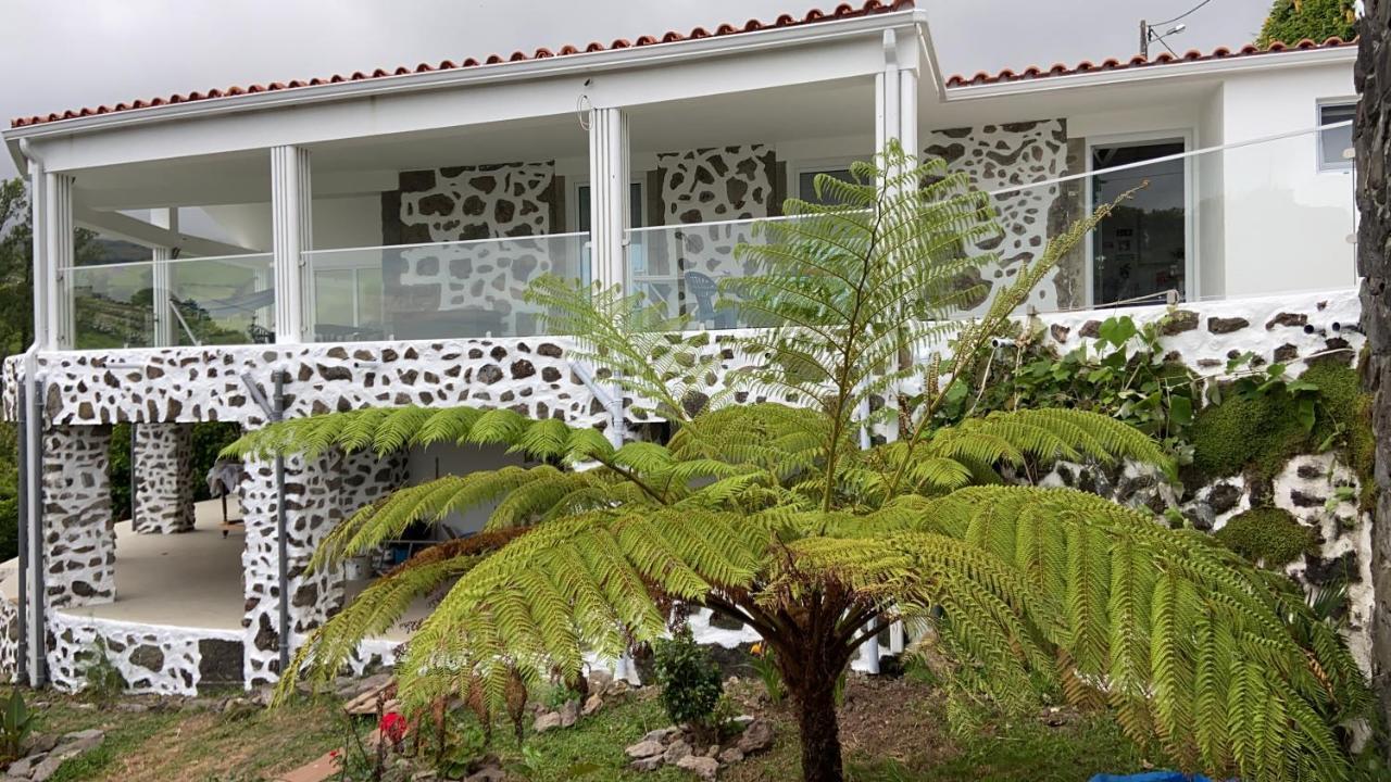 Vila Moradia Terra Cha Sea View 1 To 4 Pers Lomba  Exteriér fotografie
